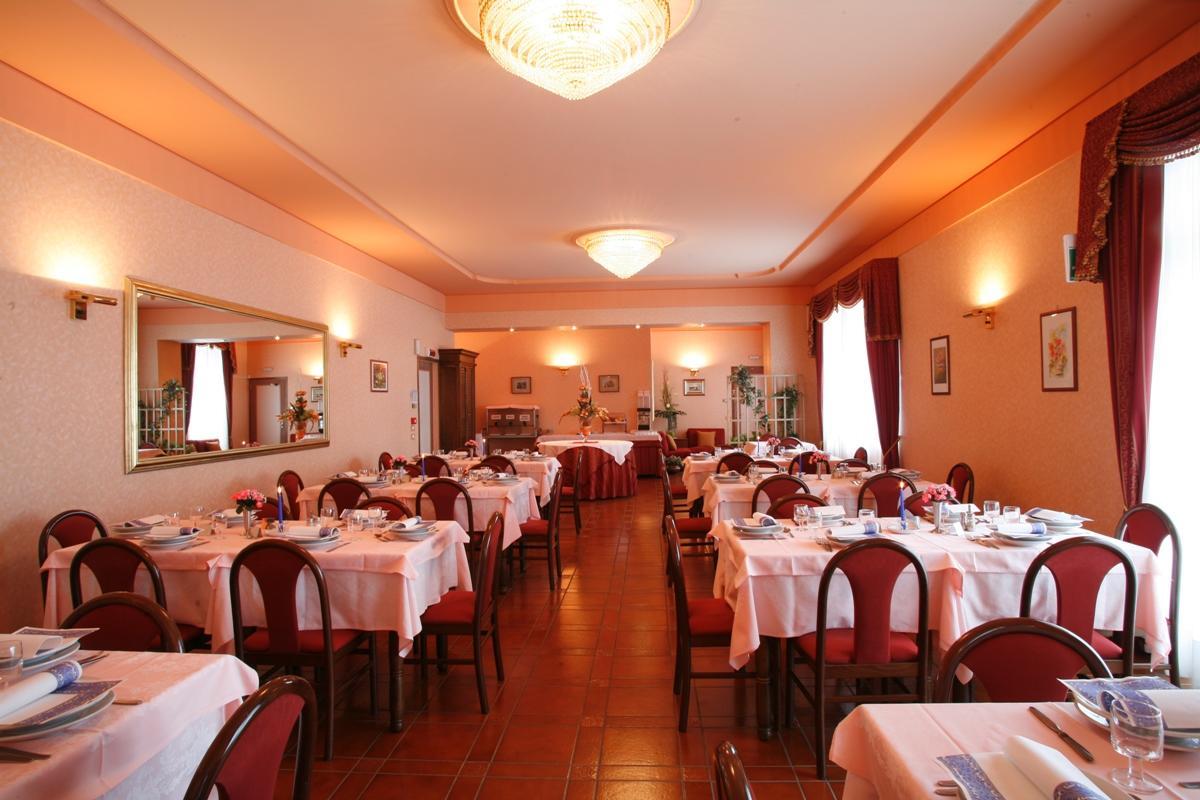 Hotel Villa Rosy Premeno Exterior photo